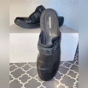 Clarks Black Leather Clogs/Mules 11 with Braided Band.